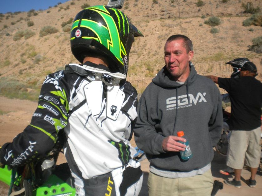 60517_10201216379555445_1330471714_n